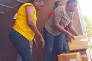 ZL warehouse team unloading medical supplies 